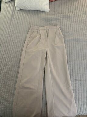 A&F beige trousers